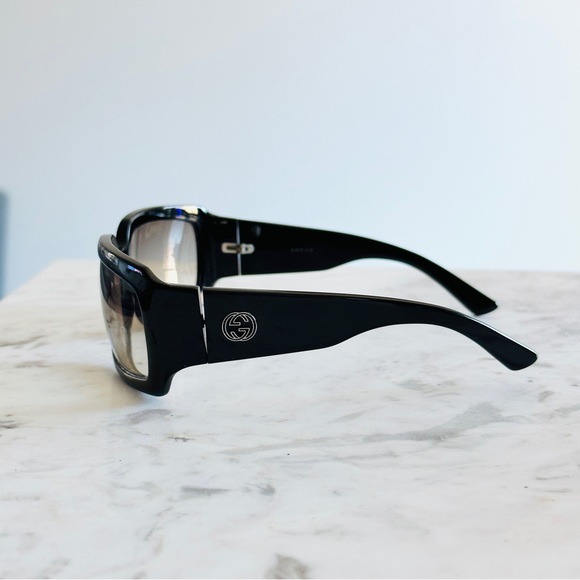 GUCCI Vintage Y2K Wrap-Around Sunglasses - Picture 2 of 15